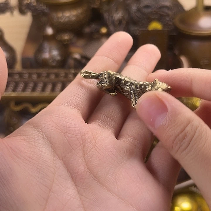 精美铜器，点击下单