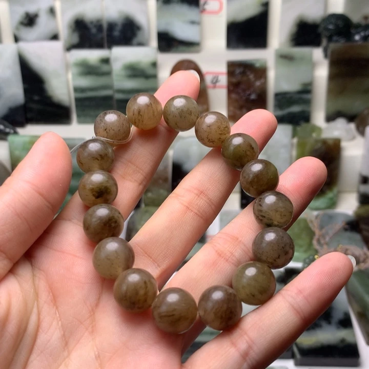 独山玉未镶嵌颈饰