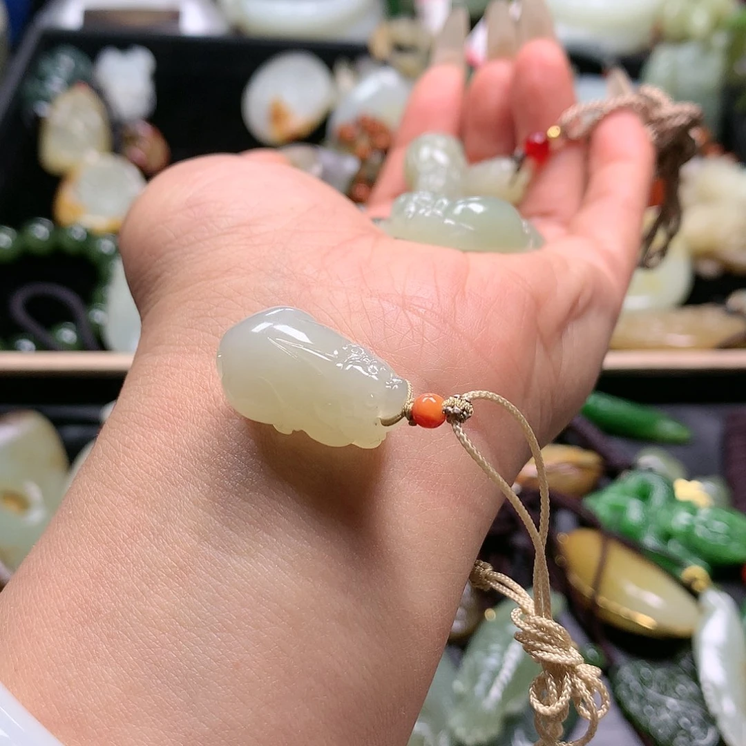 和田玉吊坠未镶嵌大*子