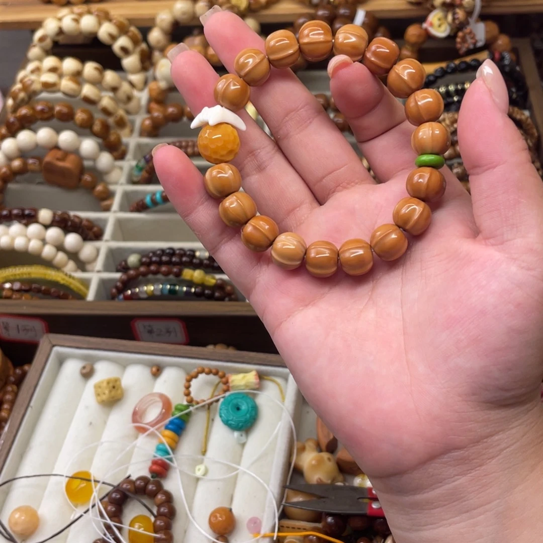 一****猴头核桃吊坠鲨鱼背手串