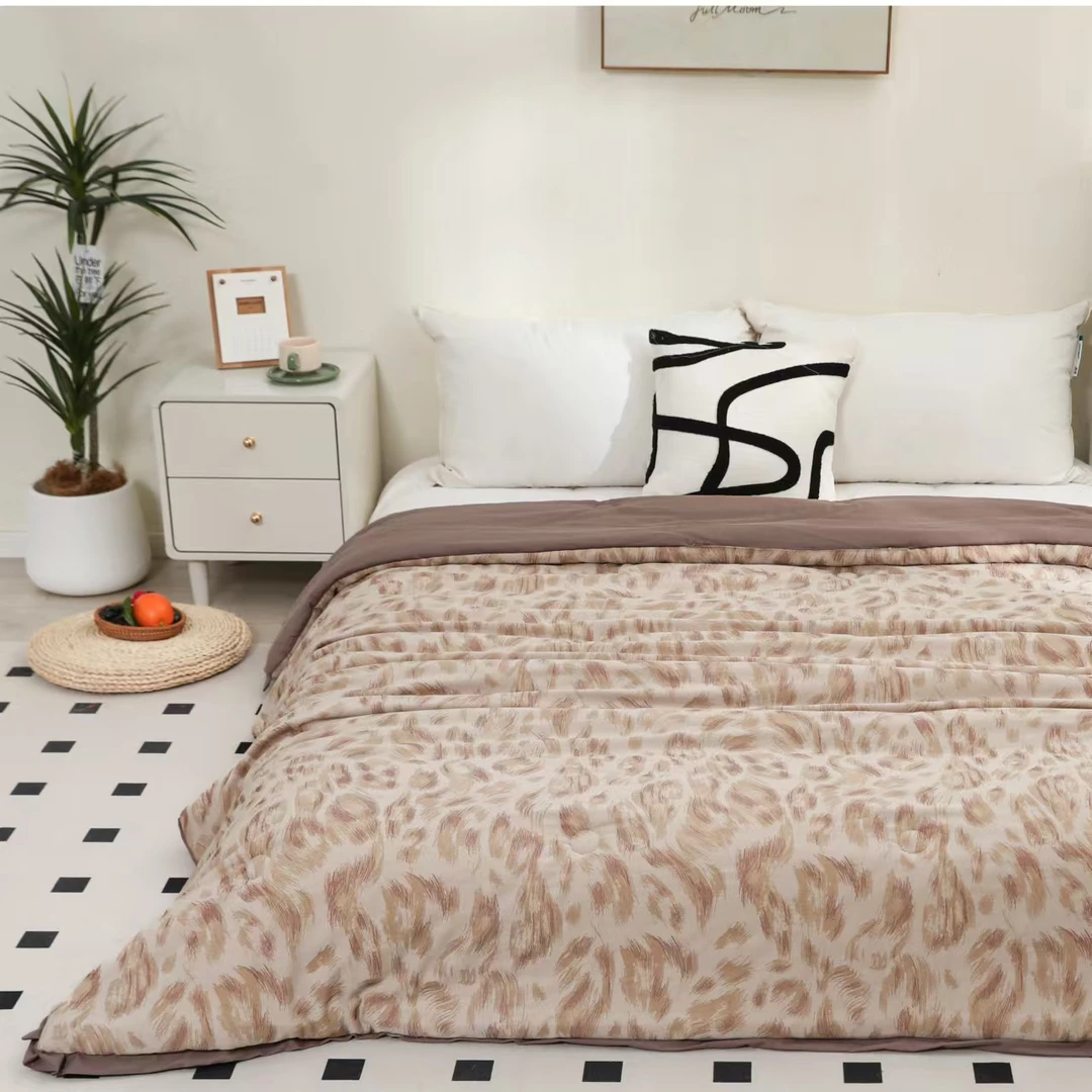 芷影230*200高端轻奢亲肤柔软高精密贡缎保暖被加厚