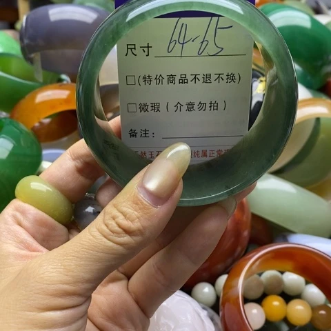 未镶嵌手镯石英质玉