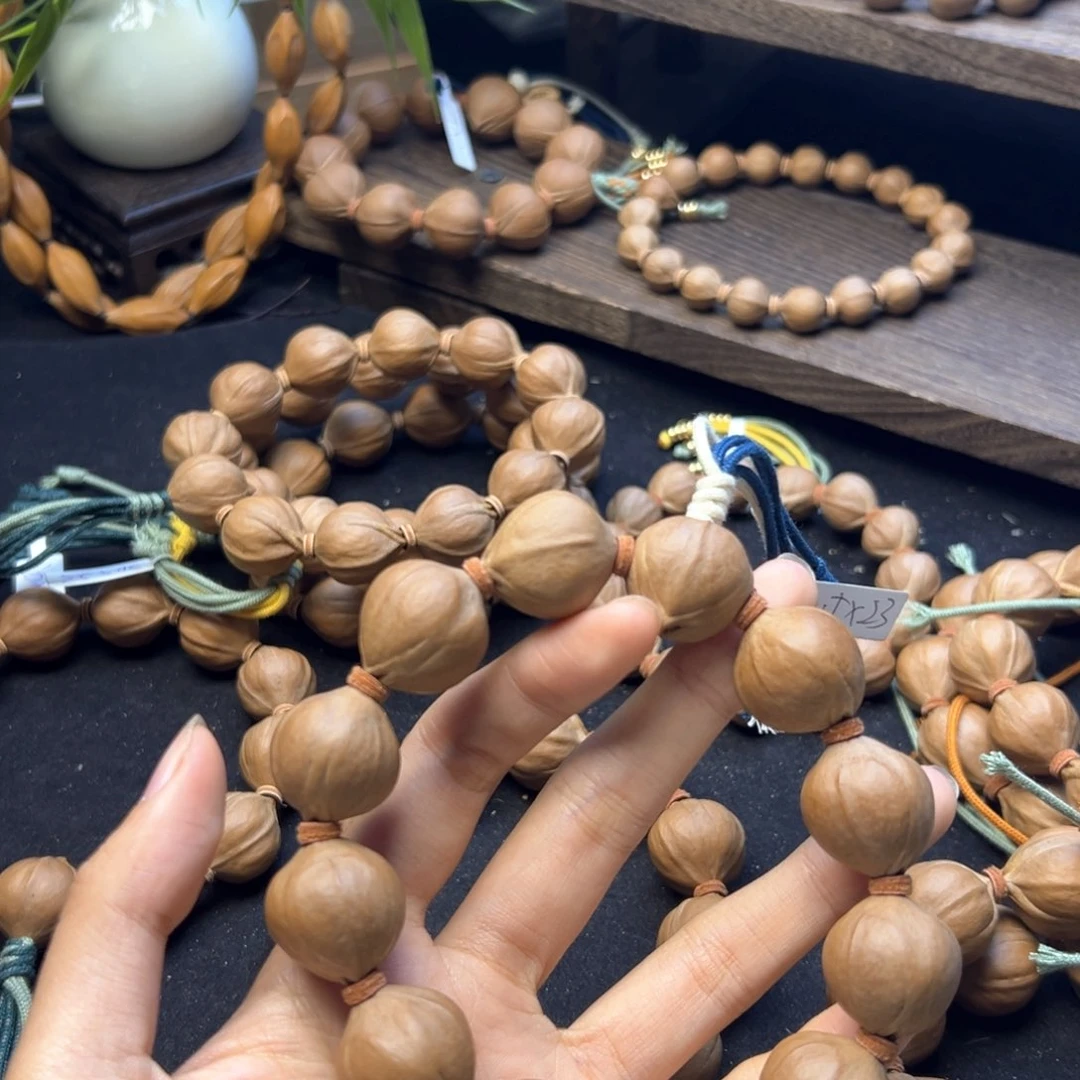 手串橄榄核J**哲215.001