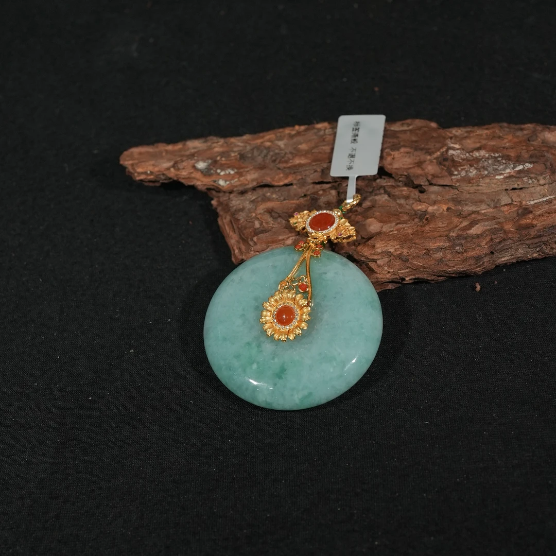 7.30香港王老板-翡翠吊坠4e1506