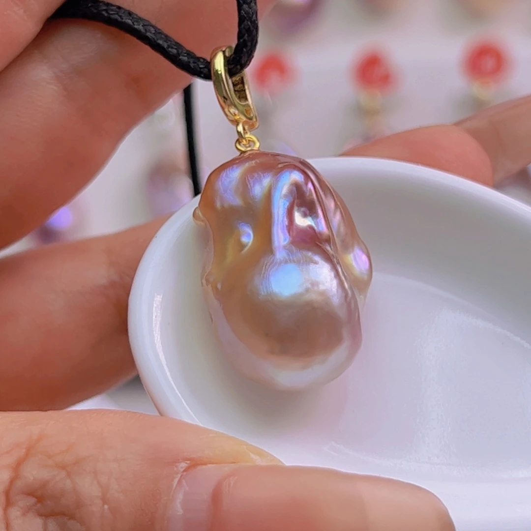 淡水珍珠吊坠(赠链)未镶嵌