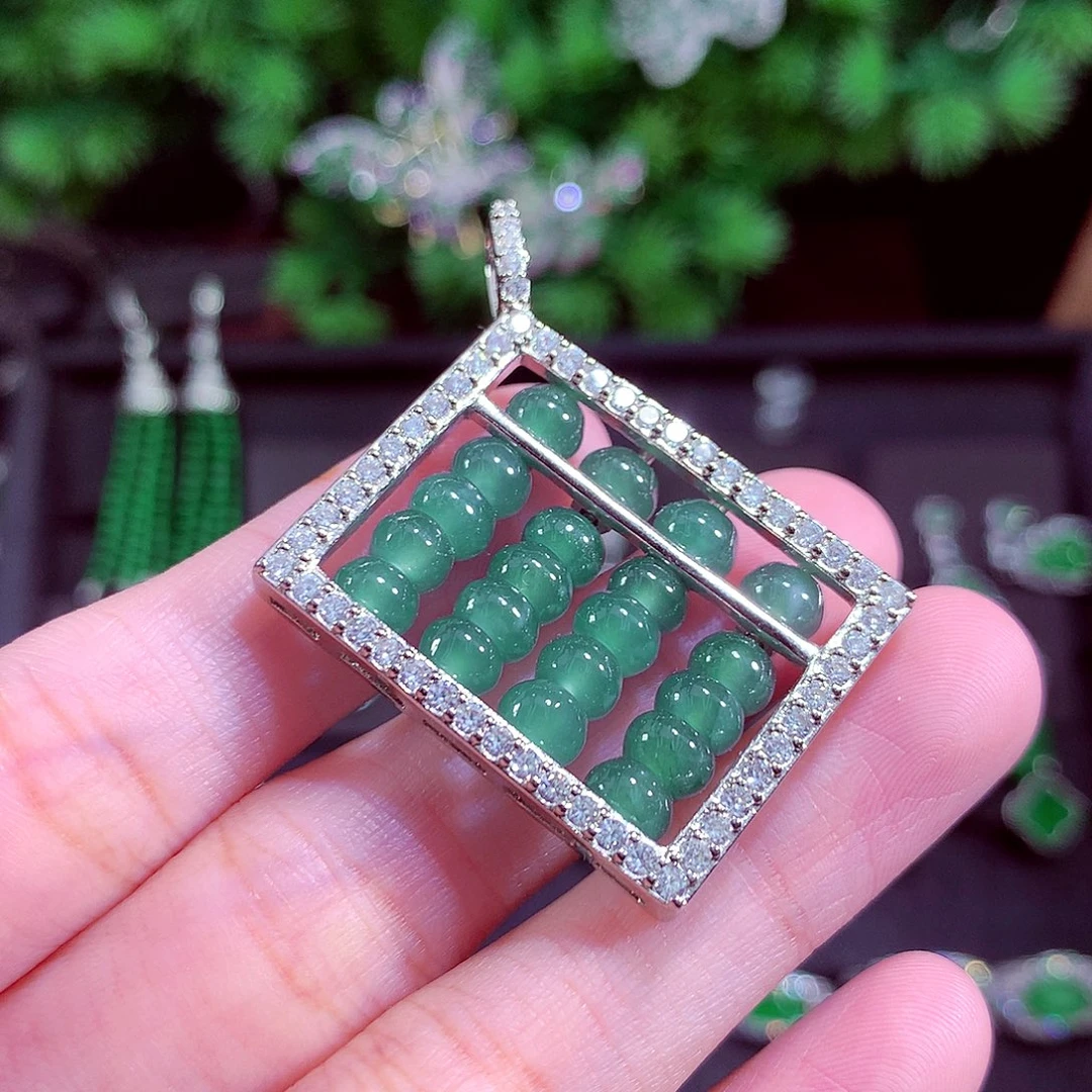 颈饰未镶嵌翡翠天然