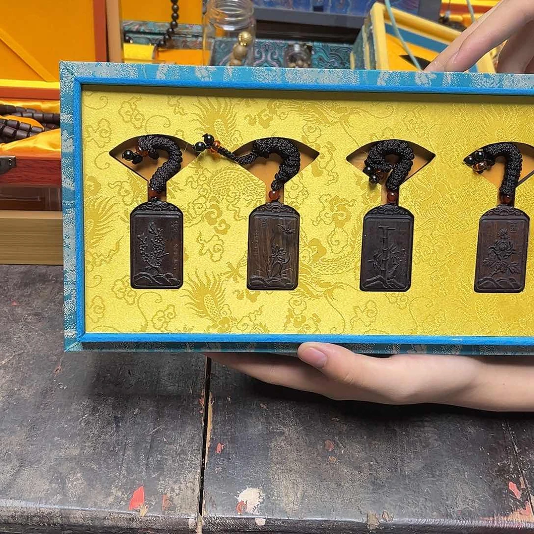 大叶紫檀（黑酸枝木类）