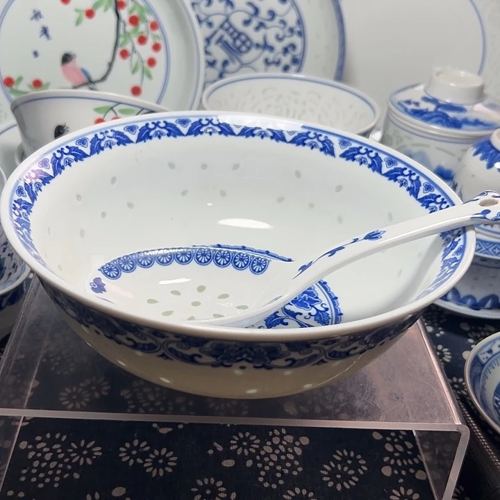 青花玲珑8寸牡丹汤碗一个汤勺