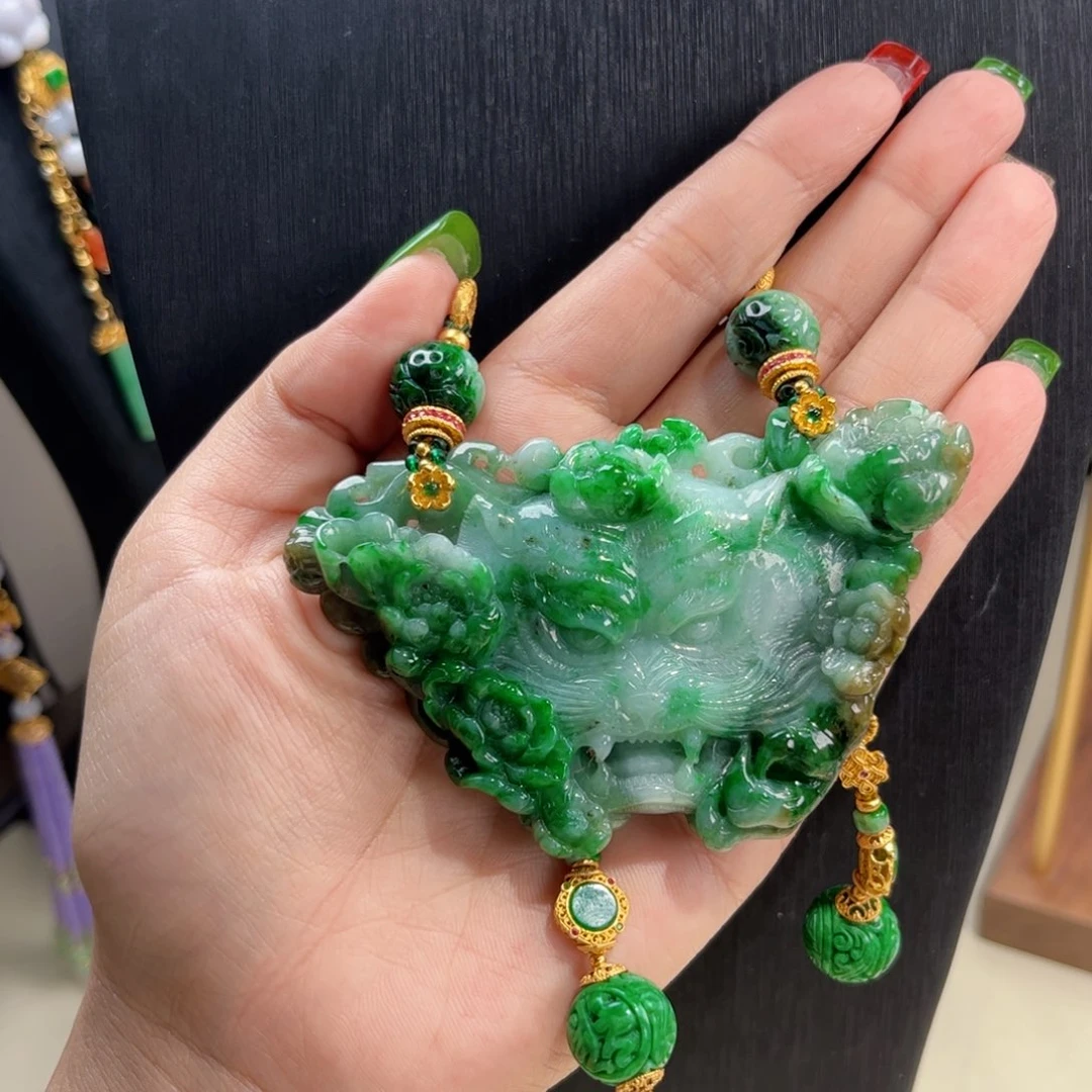 【闪购商品】翡翠吊坠(赠链)未镶嵌，