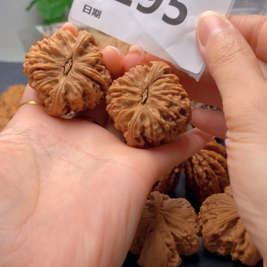 一***柴文玩核桃吊坠全品44南疆石295