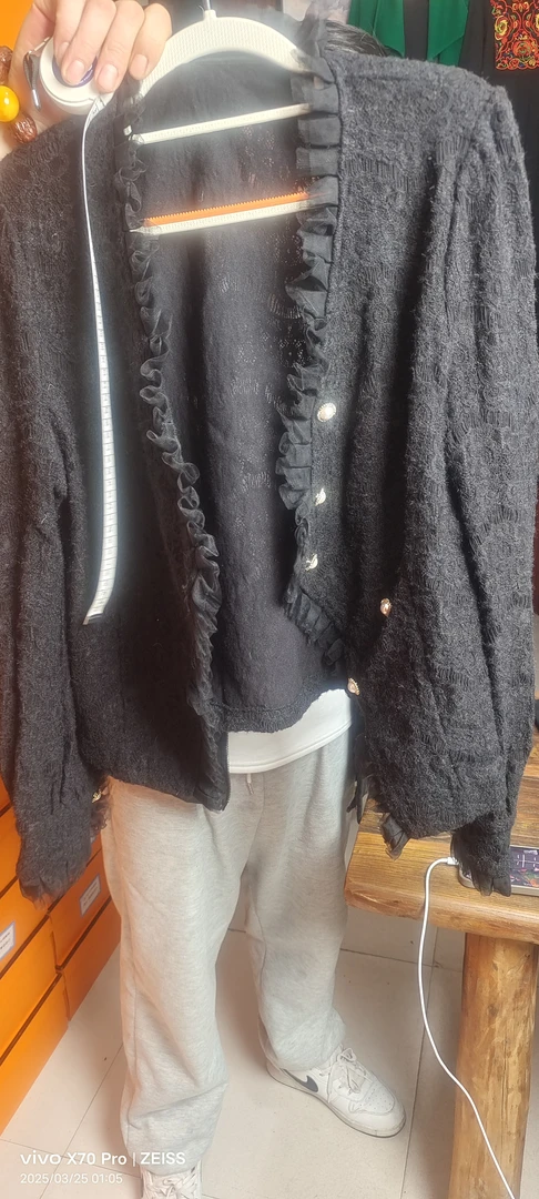 短款黑色亮片T恤半开领常规套头不起球长袖小香风圆领