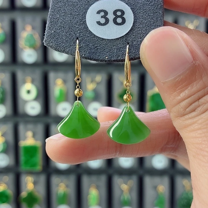 和田玉18K金镶嵌耳饰