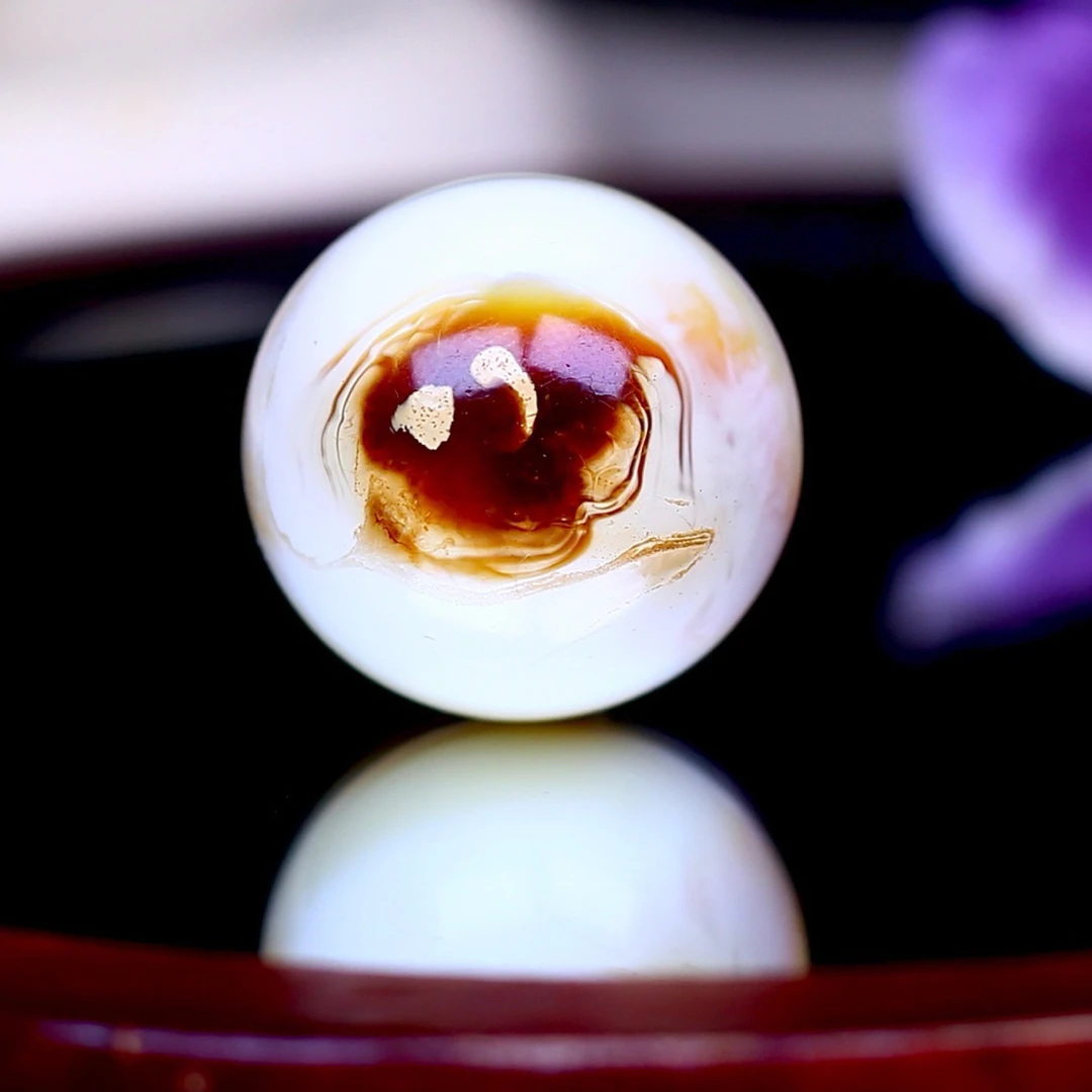 22.1mm纯天然红彩沁色圆珠，浓蜡飘粉紫咖沁红彩 多样性发其一