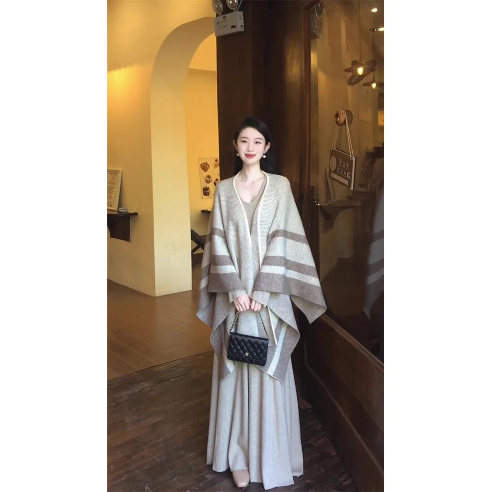 斗篷披肩女围巾小坎肩+长袖打底连衣裙女高级感显瘦针织裙22667