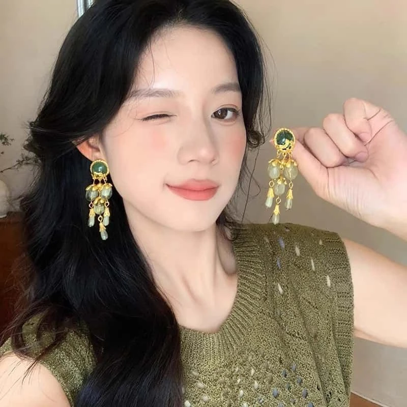 铜合金耳饰 中古绿色长款流苏耳环复古宫廷风耳钉夸张独特高级感
