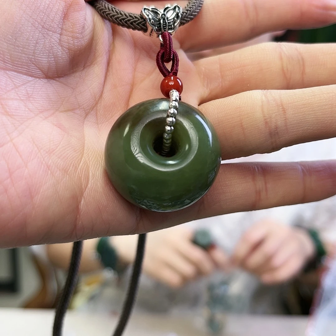 和田玉颈饰未镶嵌面包扣