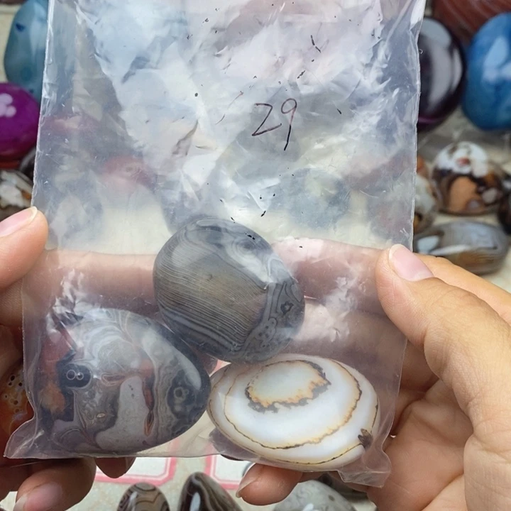 用***8玛瑙/玉髓未镶嵌颈饰