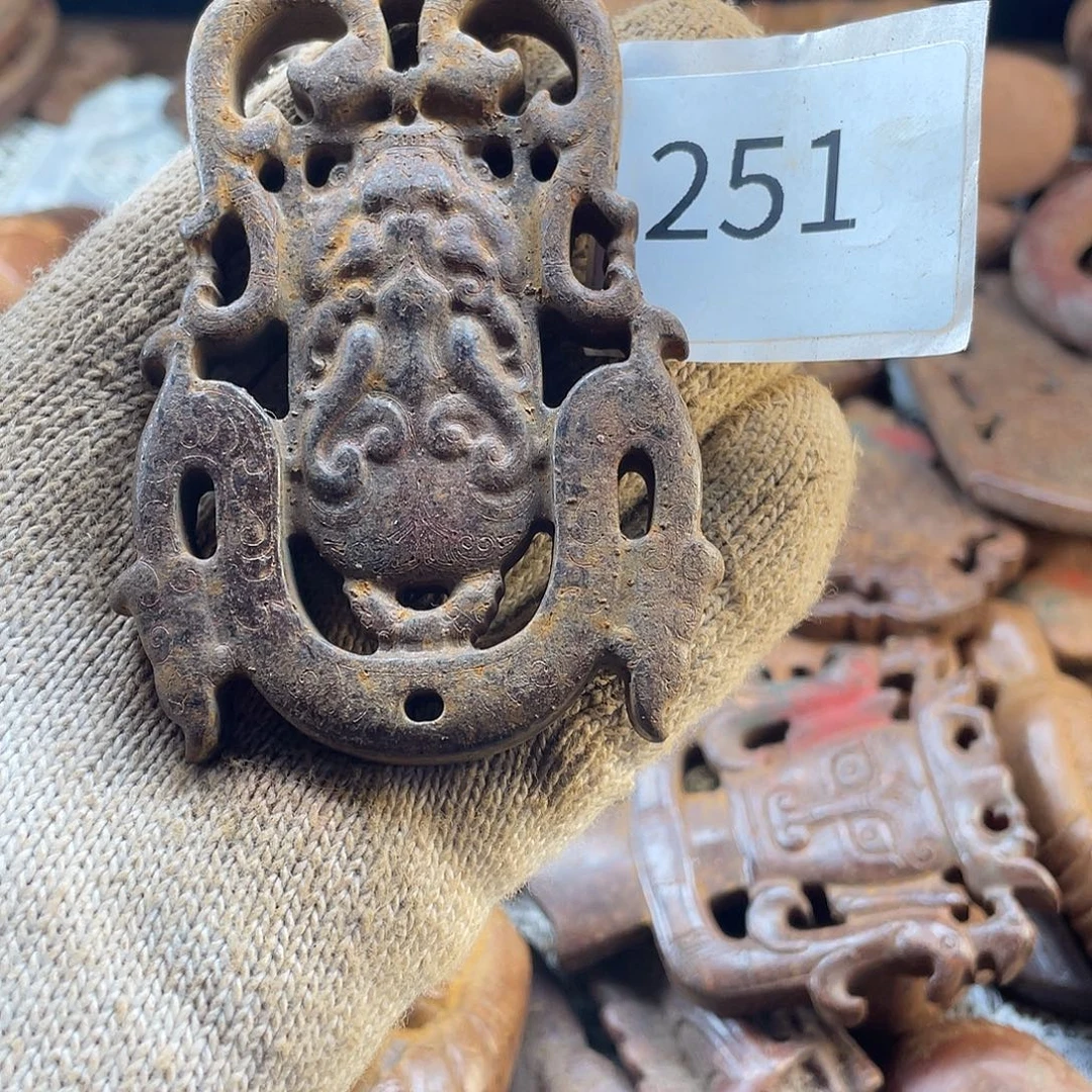 和田玉（糖玉）未镶嵌挂件