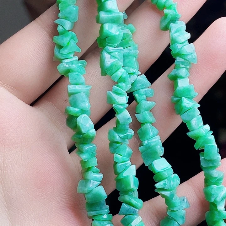 翡翠未镶嵌颈饰多样性