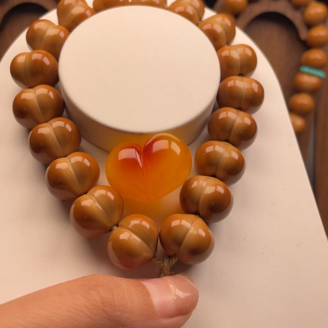 是***呀吊坠猴头核桃全品无暇毕业级爱心屁桃15.8尺寸