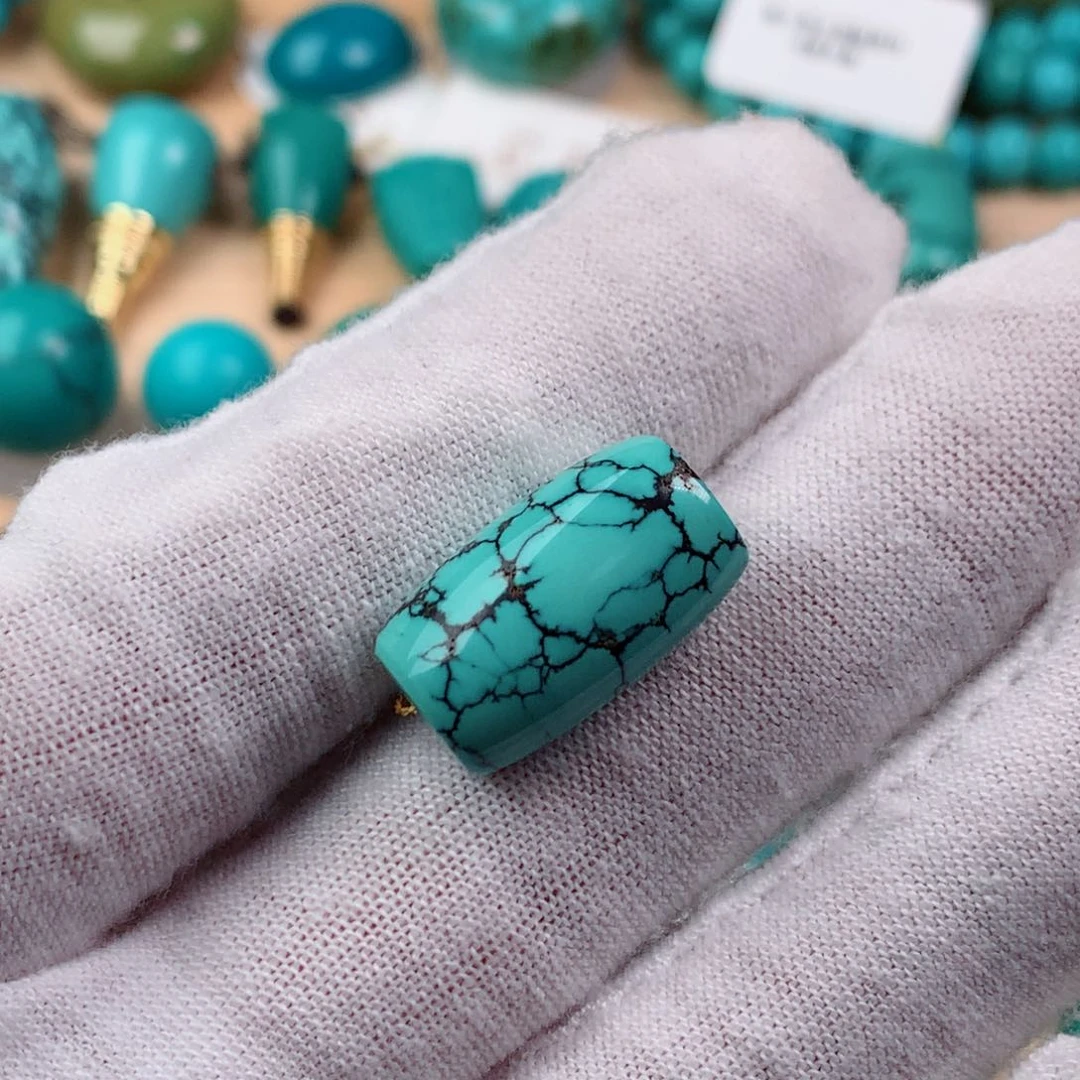 绿松石颈饰未镶嵌