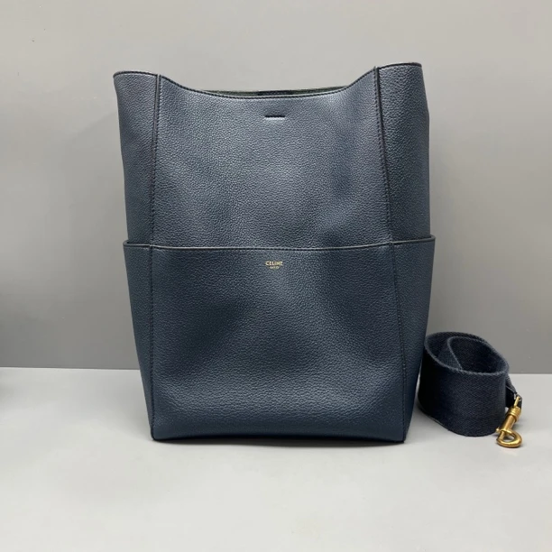 95新 Celine/思琳 深蓝色荔枝纹Sangle水桶包 尺寸23*33