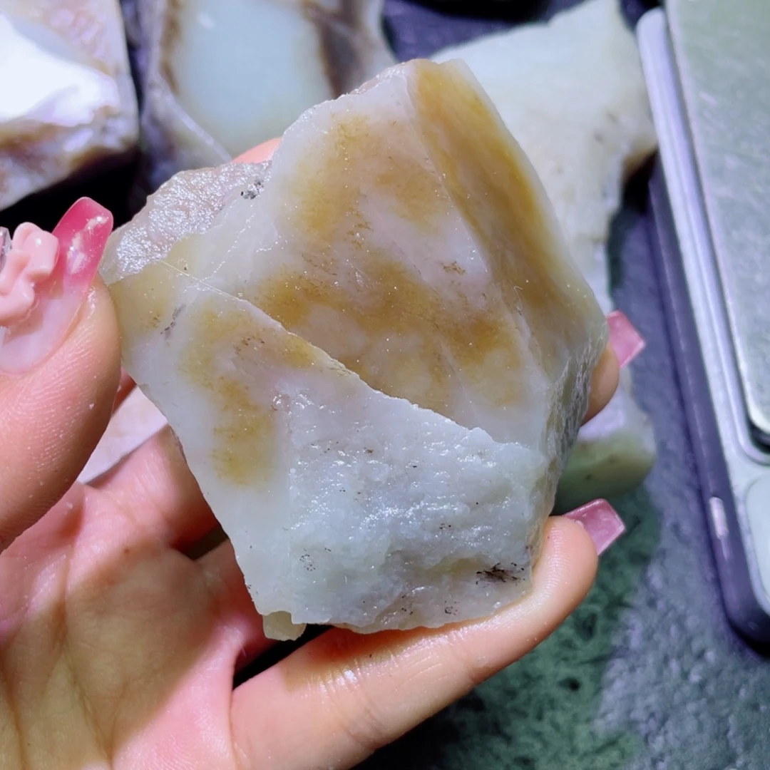 和田玉未镶嵌珠宝半成品