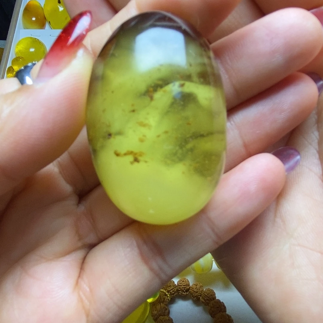 蜜蜡未镶嵌珠宝奇石