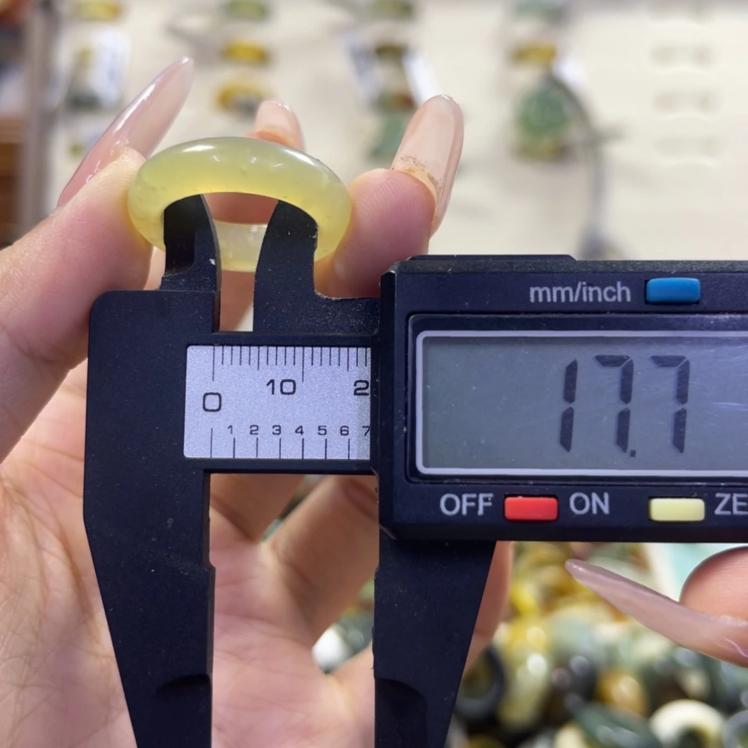 蛇纹石玉未镶嵌手镯37