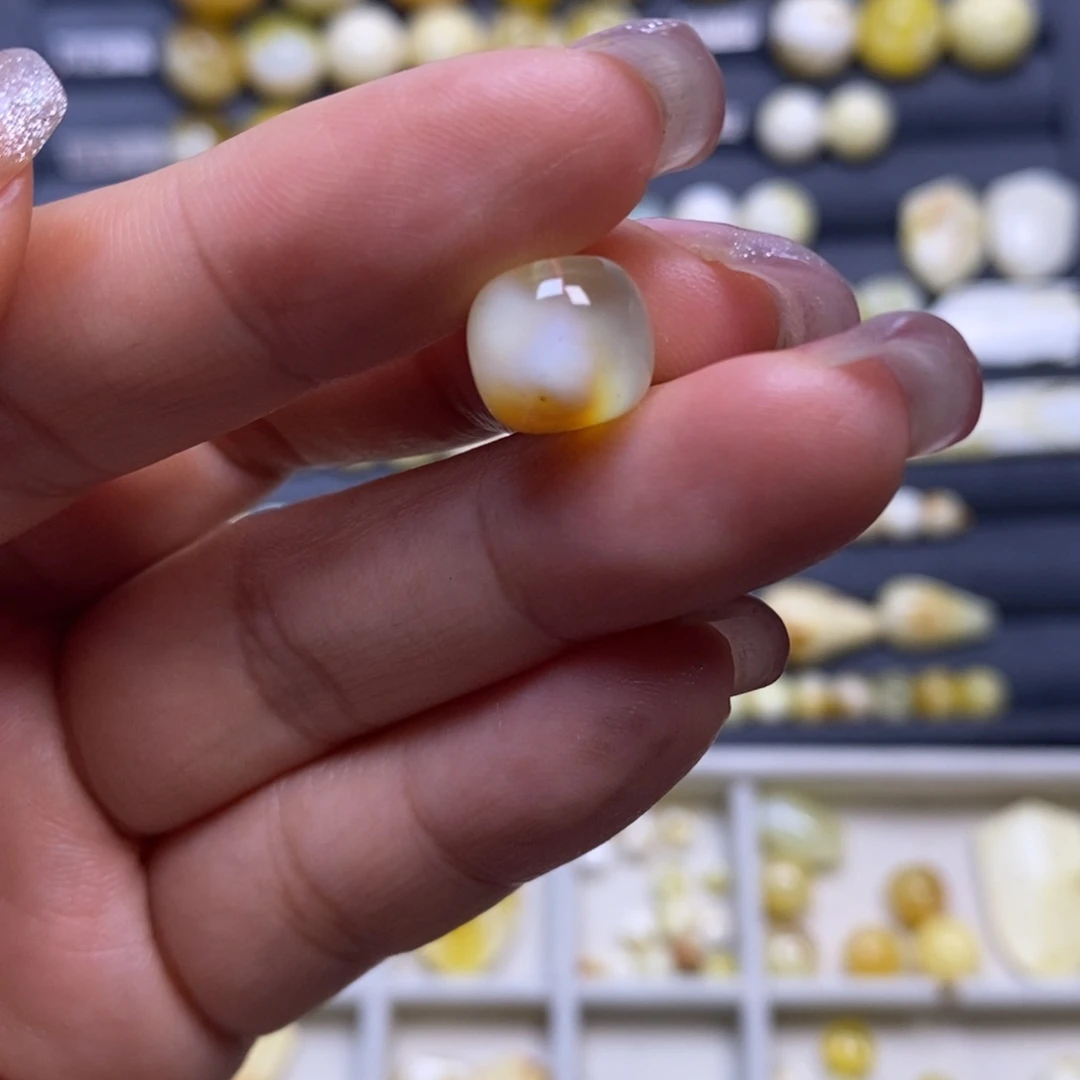 蜜蜡未镶嵌珠宝奇石金白荧光妖花老型10.1*9.2mm