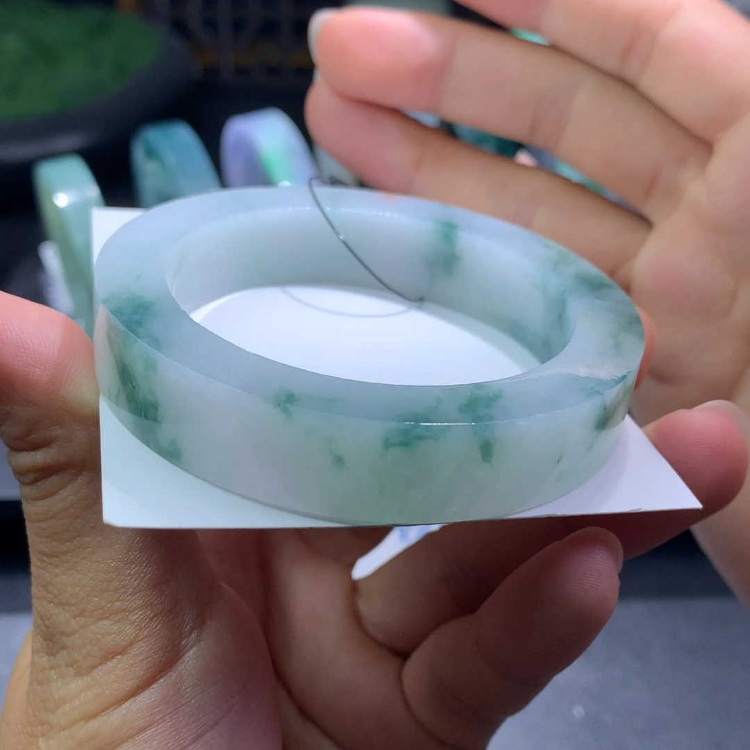 未镶嵌翡翠手镯定制翡翠