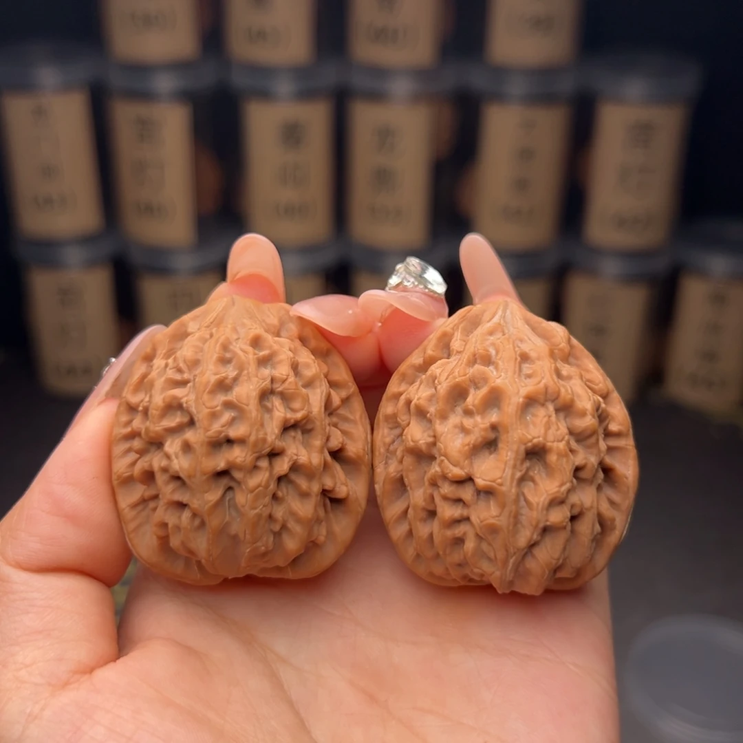 用***钱吊坠文玩核桃红锦鲤