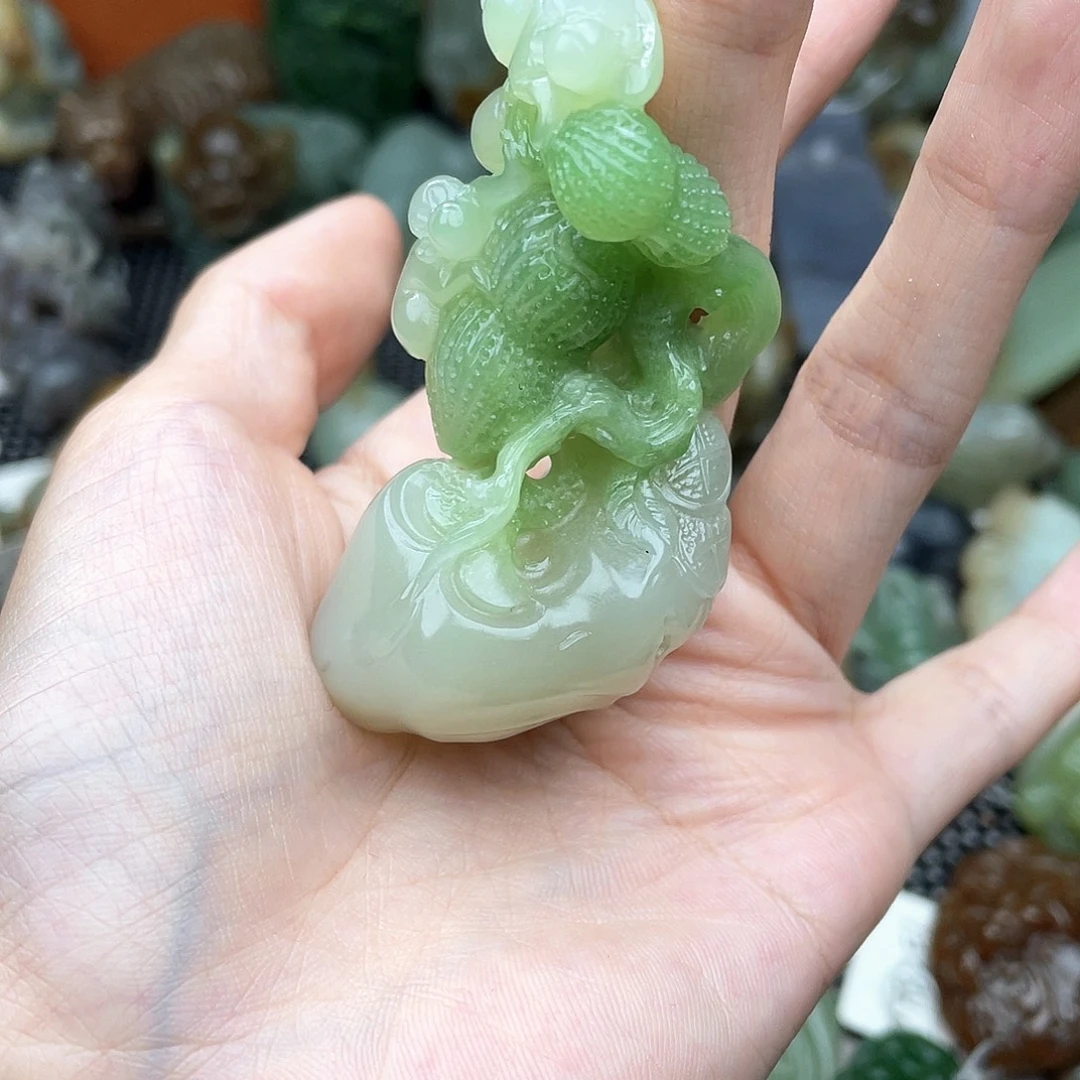 晨***曦和田玉未镶嵌挂件