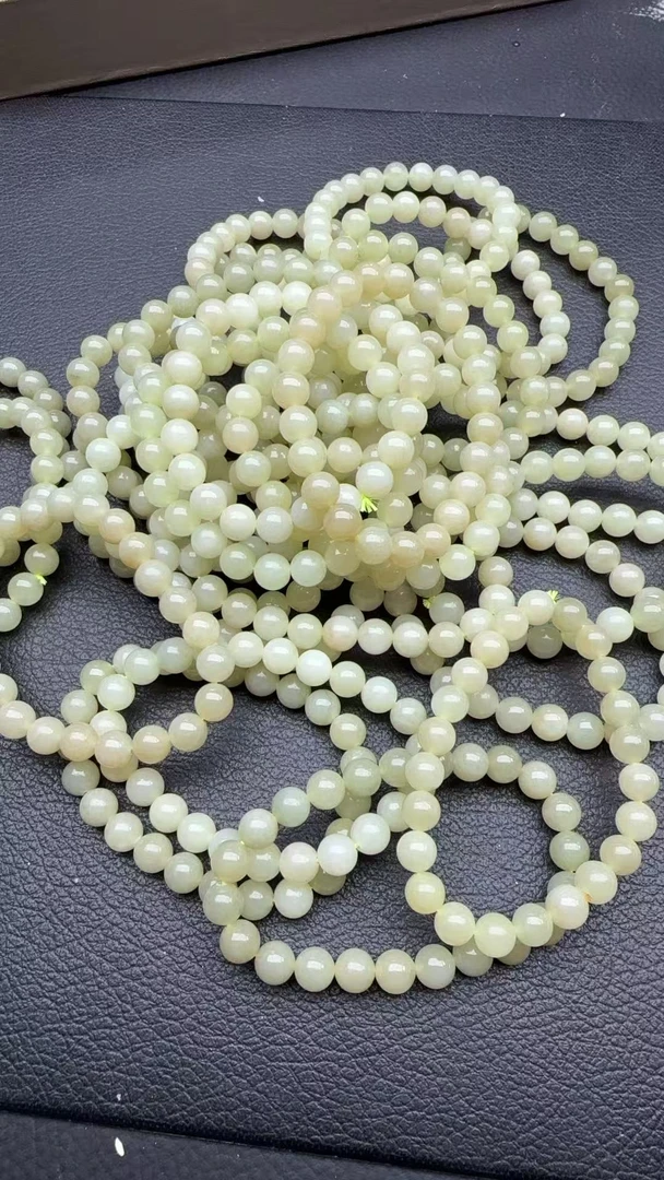 新疆和田玉且末米汤黄手串卡8mm