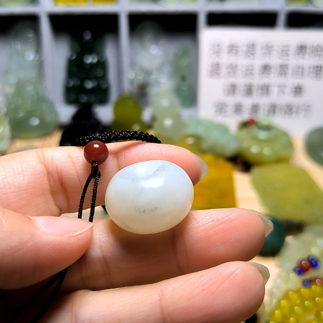 淡***衫岫玉未镶嵌吊坠(不含链)