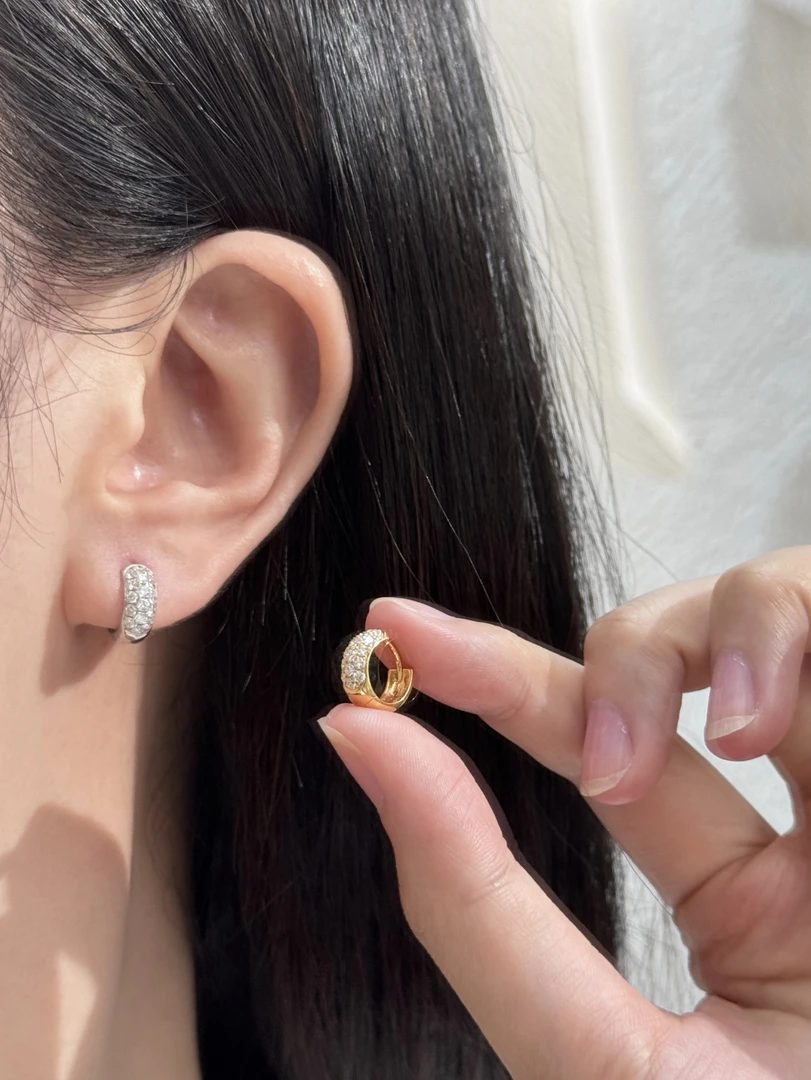 18K金钻石耳包甜甜圈耳环大号满天星耳垂款气质百搭 天然南非真钻