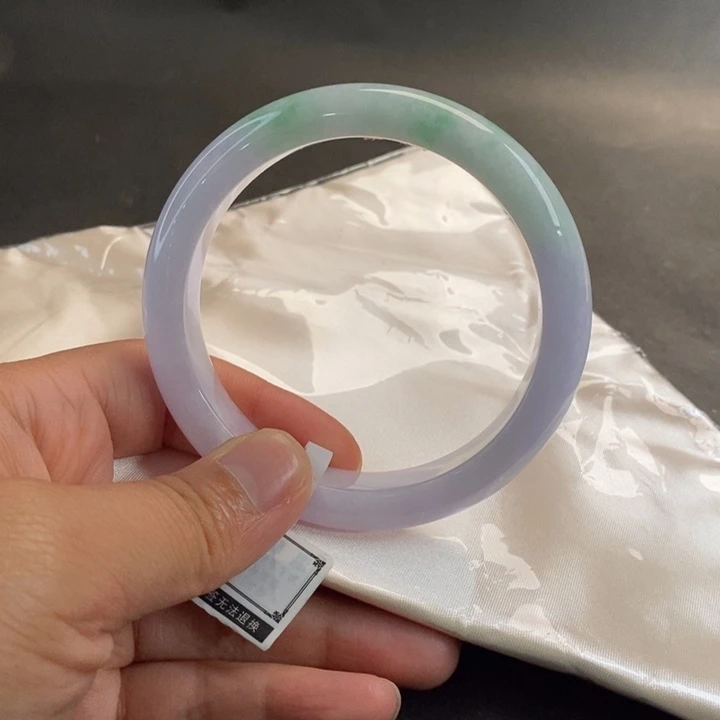 翡翠手镯未镶嵌61.3圈