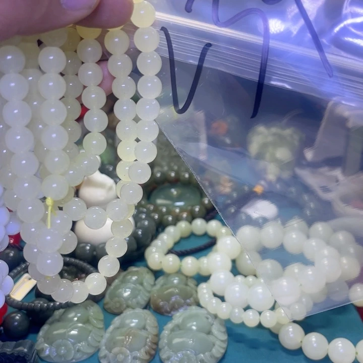 蛇纹石玉未镶嵌项链金*堂