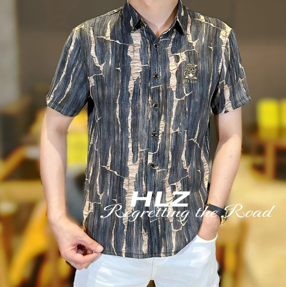 2025夏季新款男士百搭时尚个性竖条裂纹图案纽扣款翻领短袖衬衫