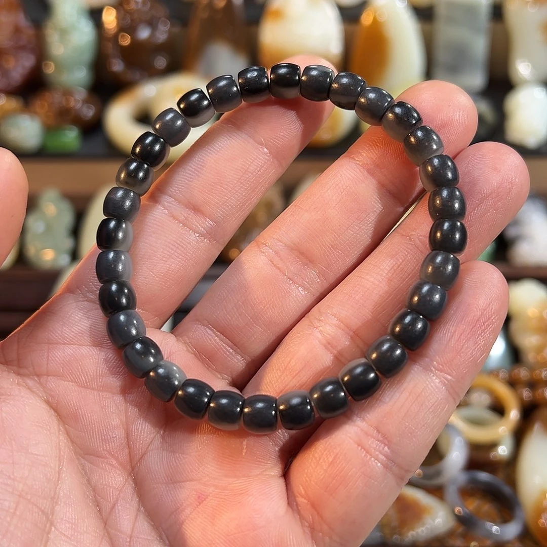 0***1和田玉未镶嵌颈饰