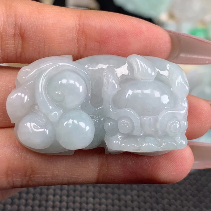 颈饰未镶嵌翡翠貔貅