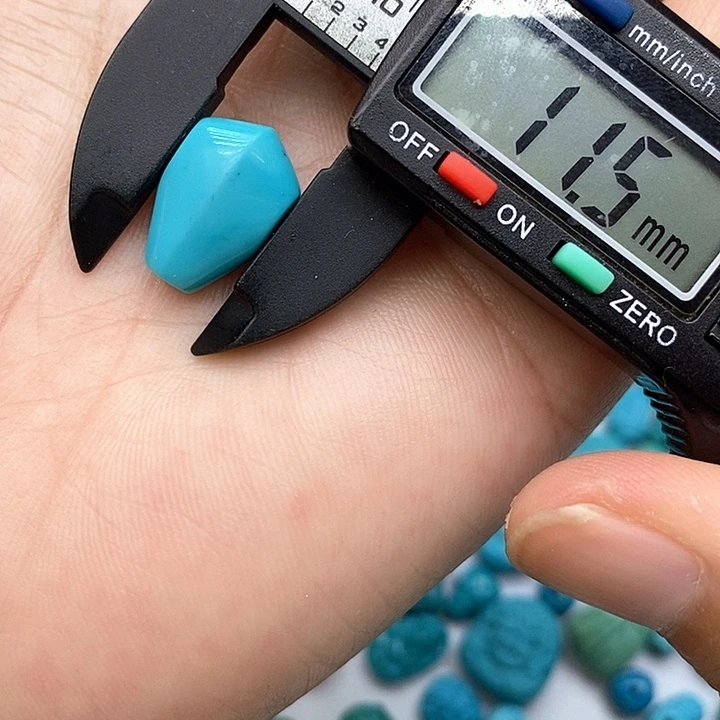 未镶嵌绿松石珠宝奇石