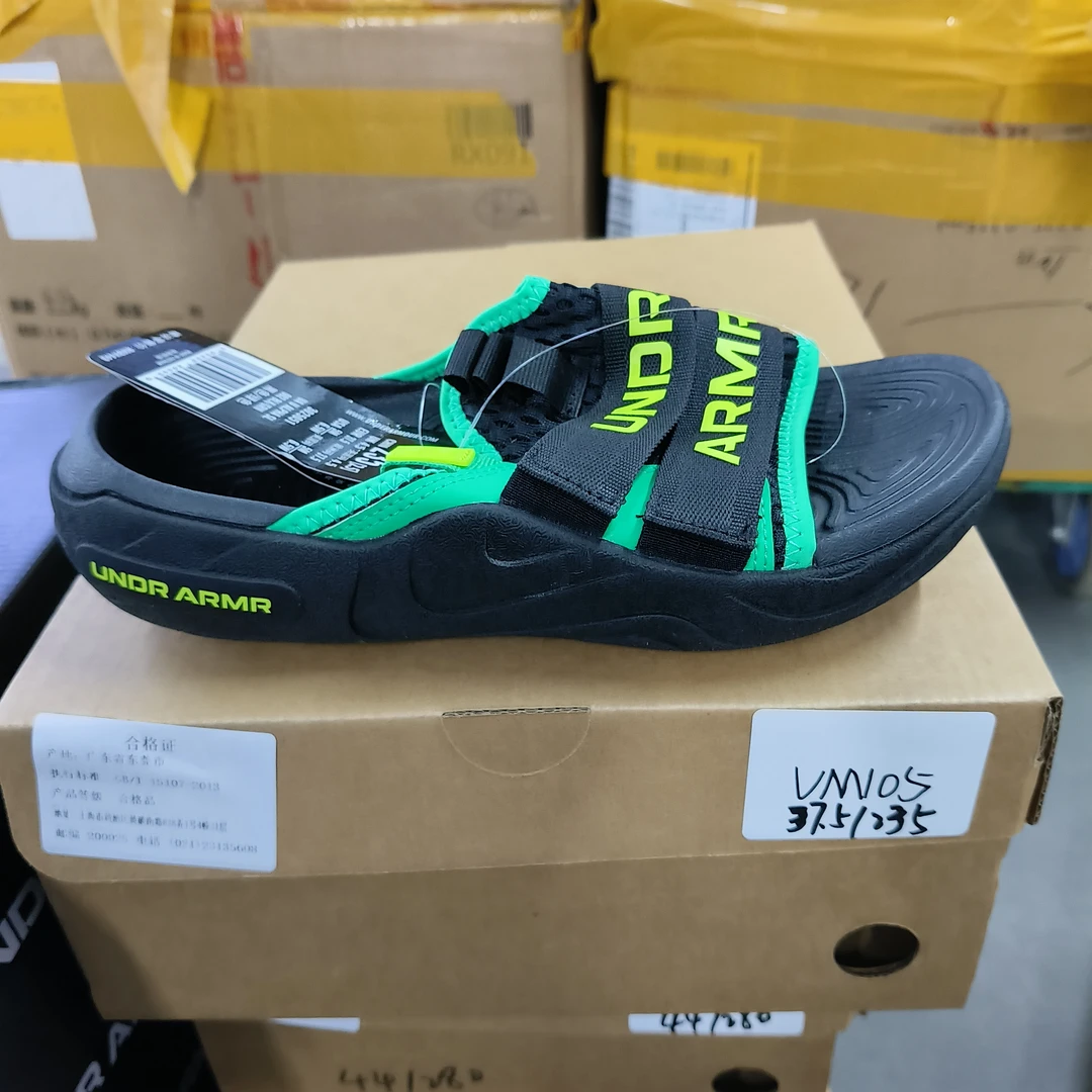 断码运动鞋-安德玛-UM105