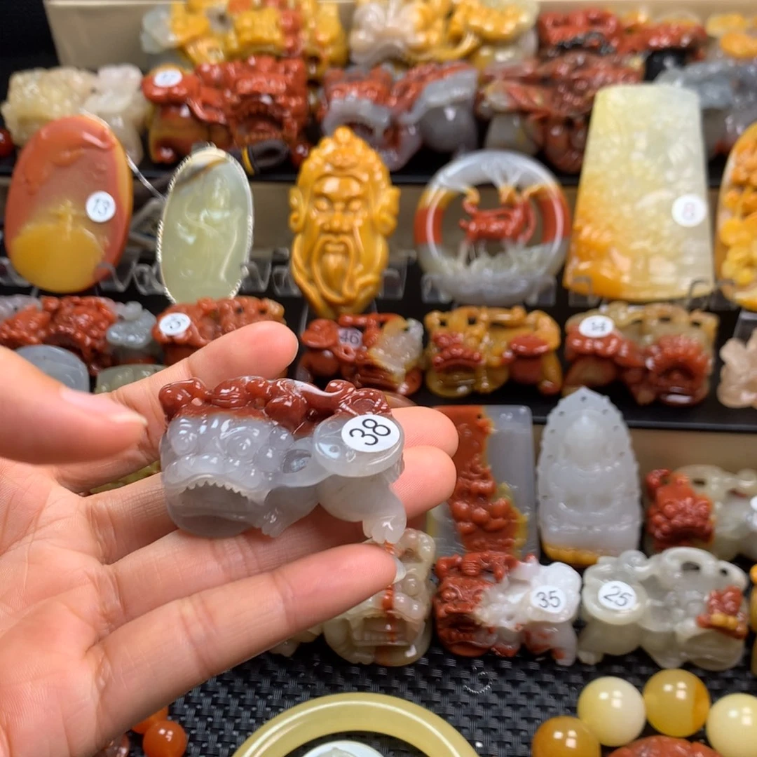 石英质玉（黄龙玉）挂件未镶嵌