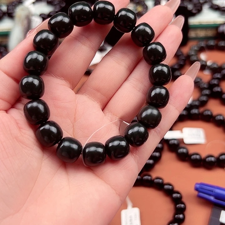 用***4和田玉未镶嵌手串