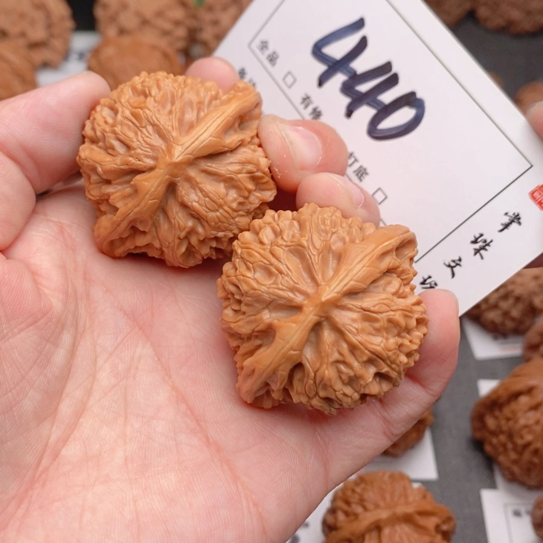 文玩核桃吊坠43宫灯44 0