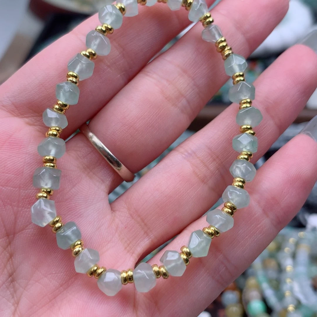翡翠散珠随型手串