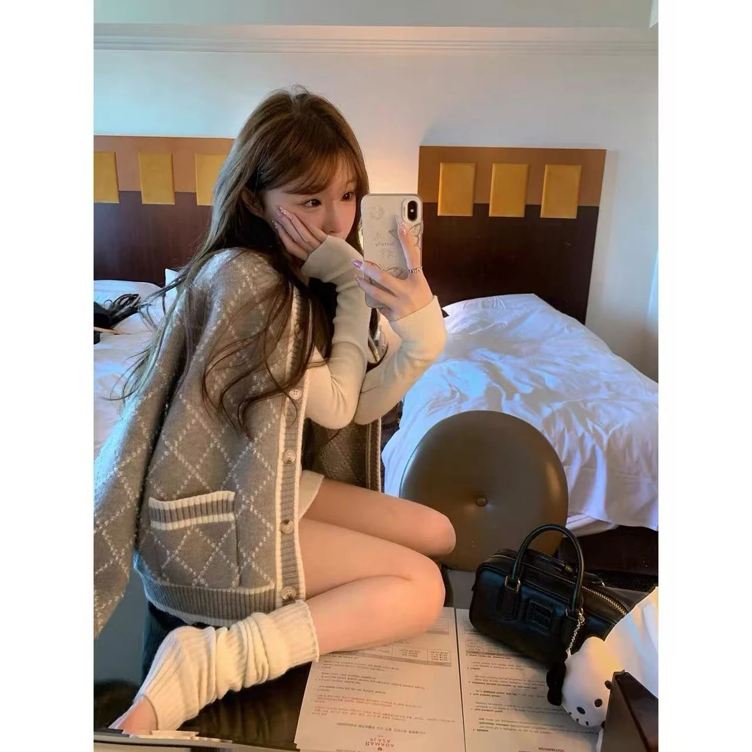 徐秋阳 菱形开衫 秋季新款百搭时尚休闲显瘦显白毛衣4436