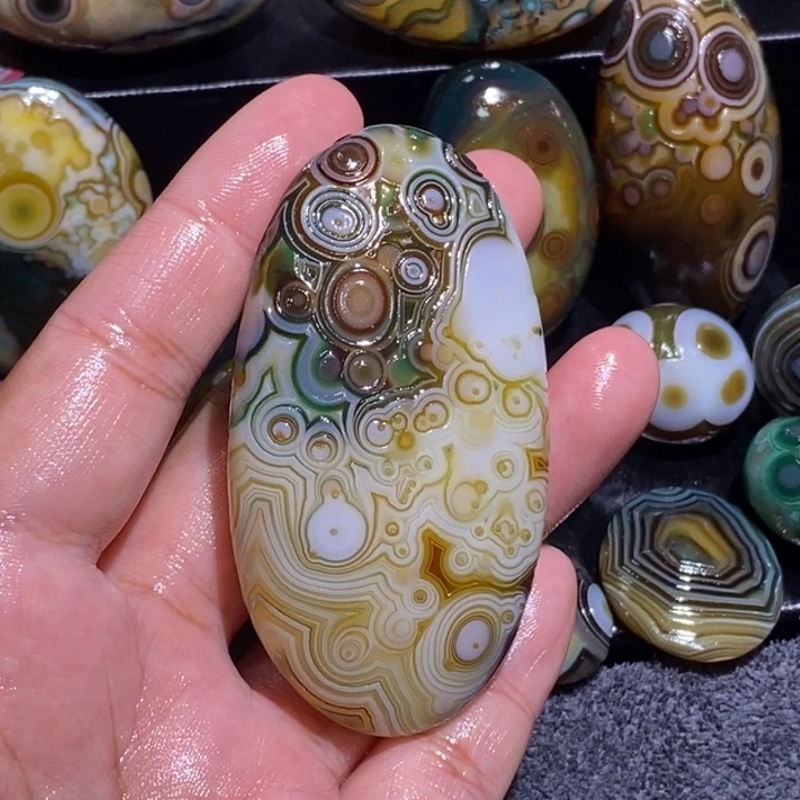 未镶嵌玛瑙/玉髓珠宝奇石装**傅