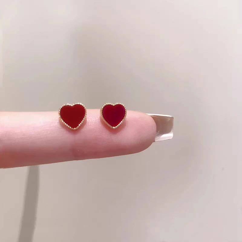 铜合金耳饰 心形耳钉女时尚独特气质配饰新款小众通勤红色爱心